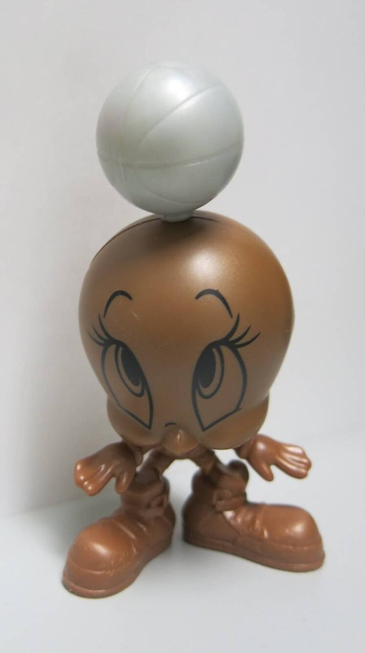 SONIC DRIVE IN Tweety Bird Space Jam Basketball Toy No Packaging 2022 Wacky Pack